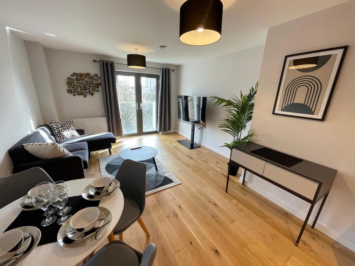 Stunning 2-Bed Apartment In Bristol With Parking Exterior photo